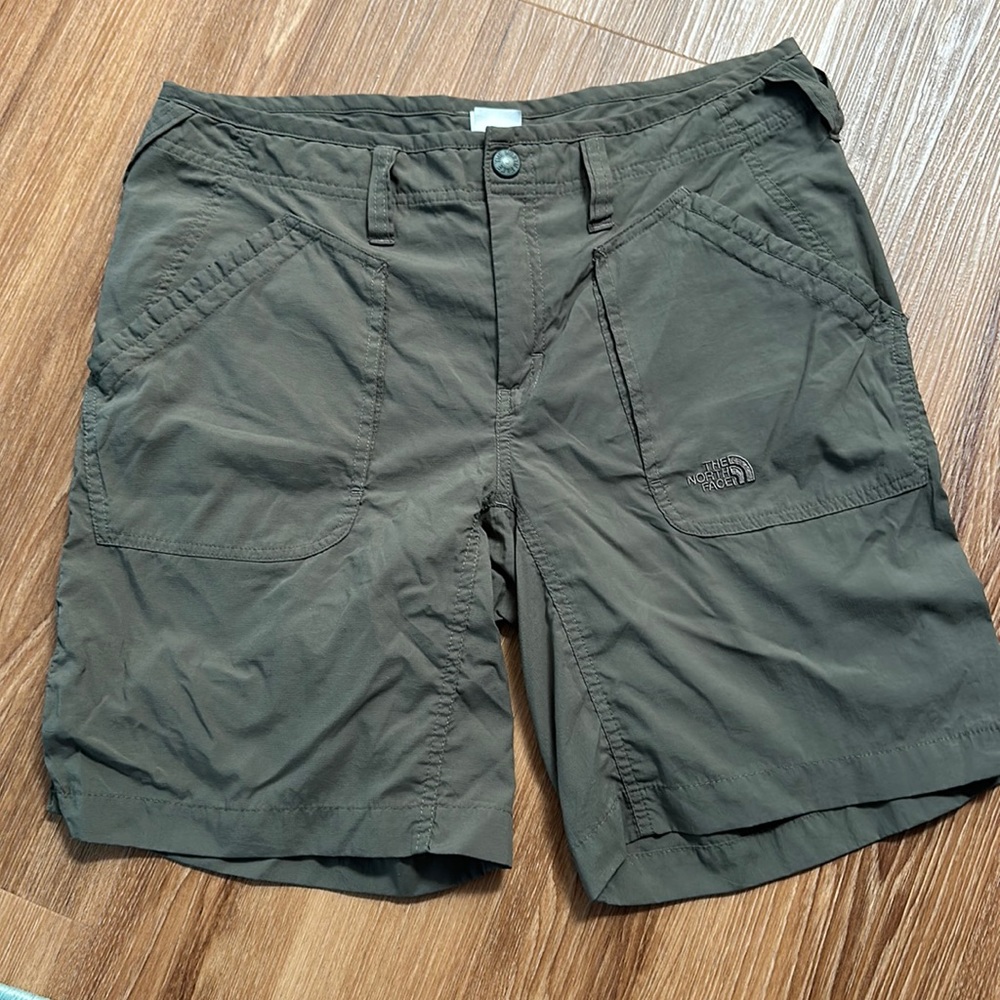 Woman’s North Face shorts